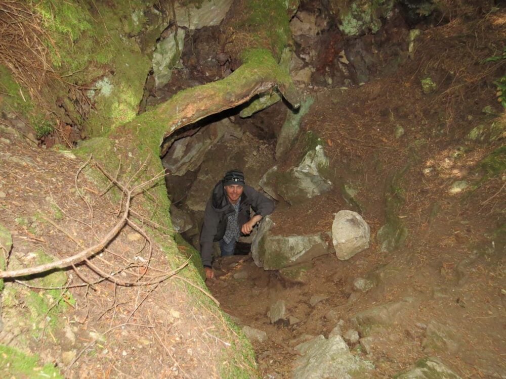 Homesite Creek caves