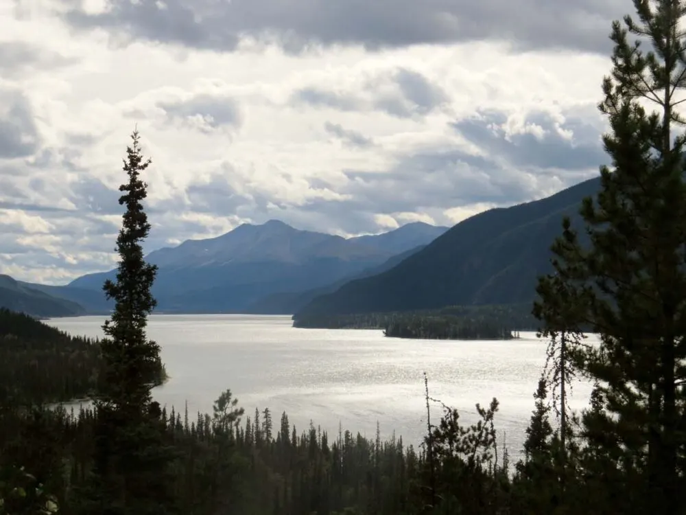 Lake and mountain views from the Alaska Highway