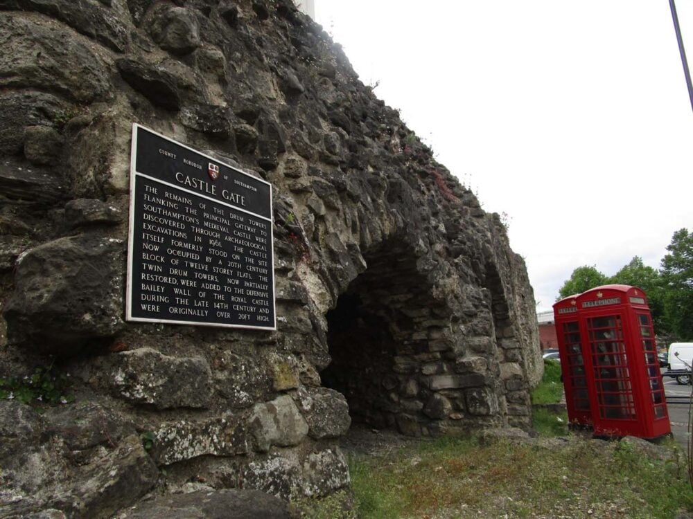 castle gate southampton and red telephone box