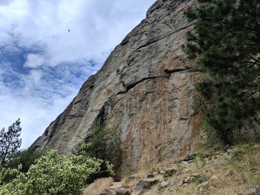 A climber on rock at Skaha Bluffs