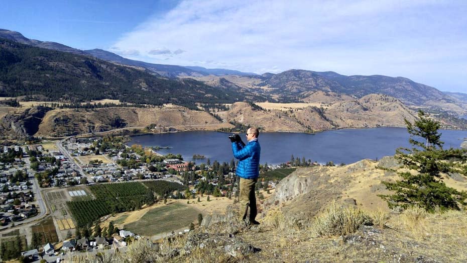 Taking photos near the top of the Peach Cliff hike