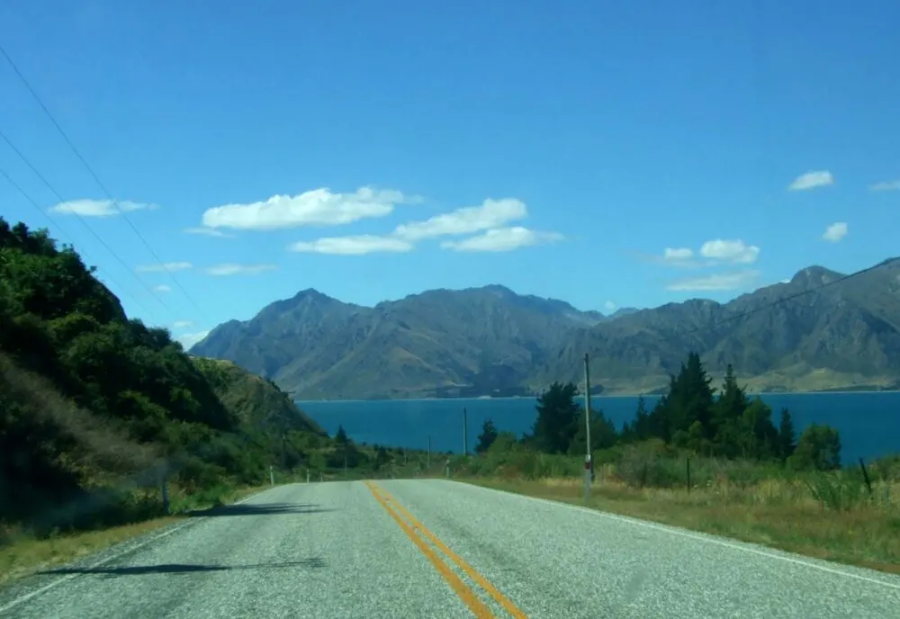 Driving in NZ - Working Holiday New Zealand Guide