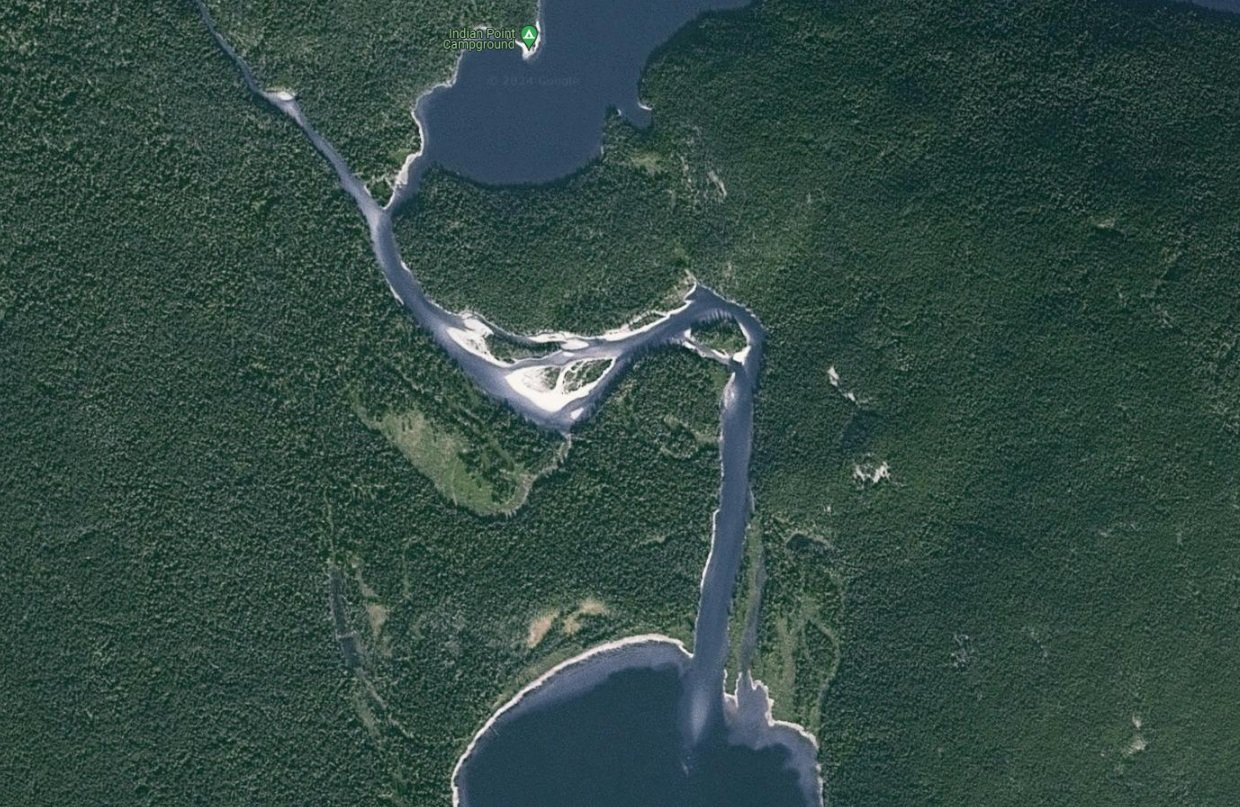 Satellite view of the Clearwater River between Clearwater Lake and Azure Lake