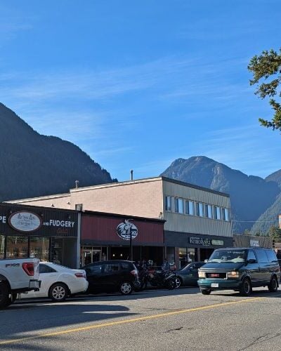 The Best Things to Do in Hope, British Columbia – Hiking Trails, Waterfalls, Caves and More