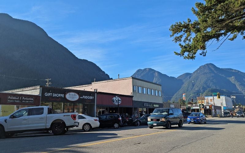 The Best Things to Do in Hope, British Columbia – Hiking Trails, Waterfalls, Caves and More