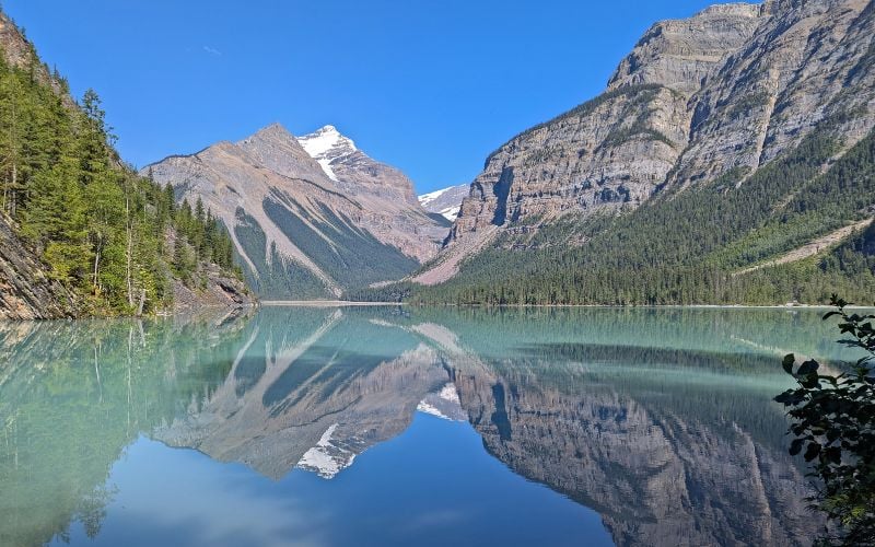 Kinney Lake, Mount Robson Provincial Park: Complete Hiking Guide