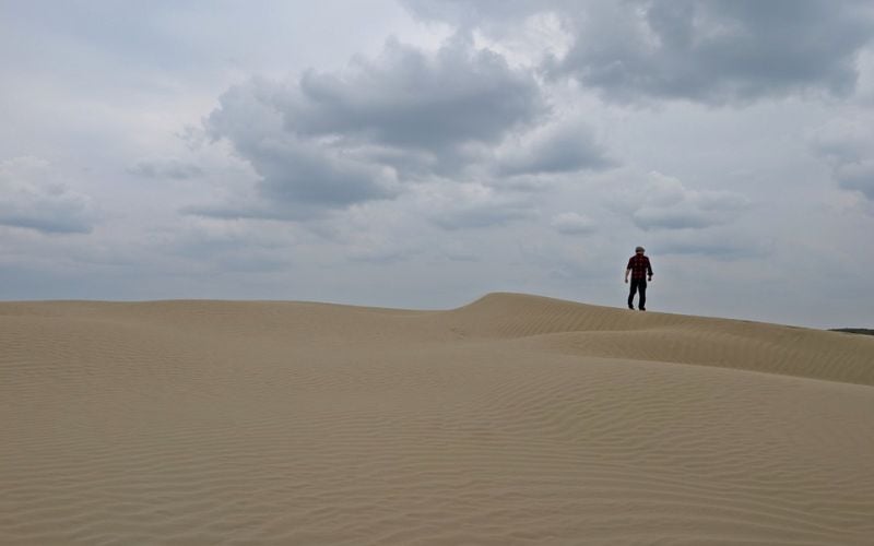 13+ Unique Places to Go in Saskatchewan, From Sand Dunes to Dinosaur Digs