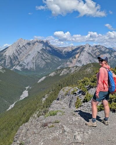 The Perfect 3 Day Kananaskis Getaway at Skyridge Glamping: Hiking, Relaxation & Mountain Views